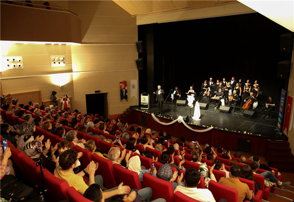 KATILIMCILARIMIZDAN TÜRK SANAT MÜZİĞİ KONSERİ 
