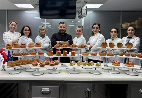EĞİTMENLERİMİZ YENİ DÖNEME HİZMET İÇİ EĞİTİMLERLE HAZIRLANDI 