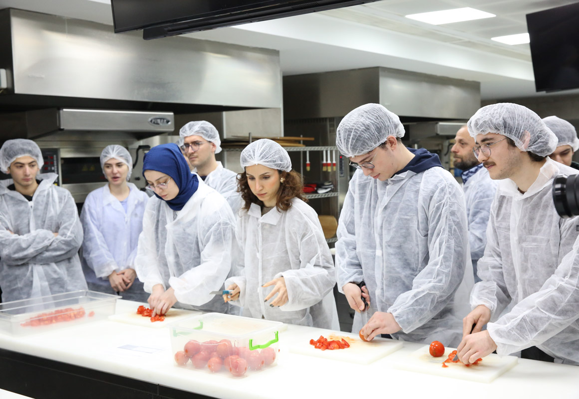 “İBB SÖMESTİR TATİLİ” ETKİNLİKLERİNDE ATÖLYELERİMİZLE YER ALDIK